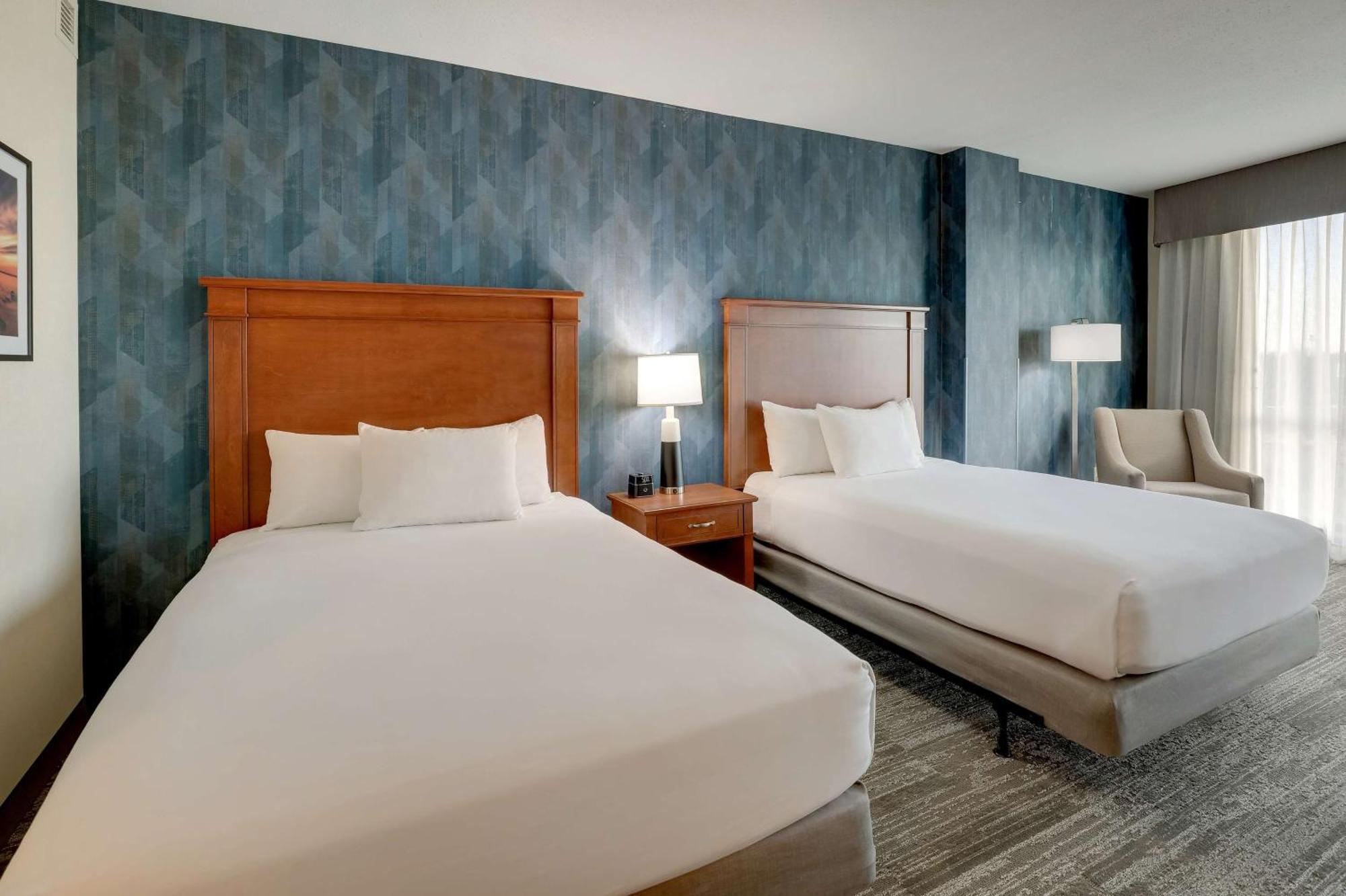 Drury Plaza Hotel Mt Vernon マウント・バーノン エクステリア 写真