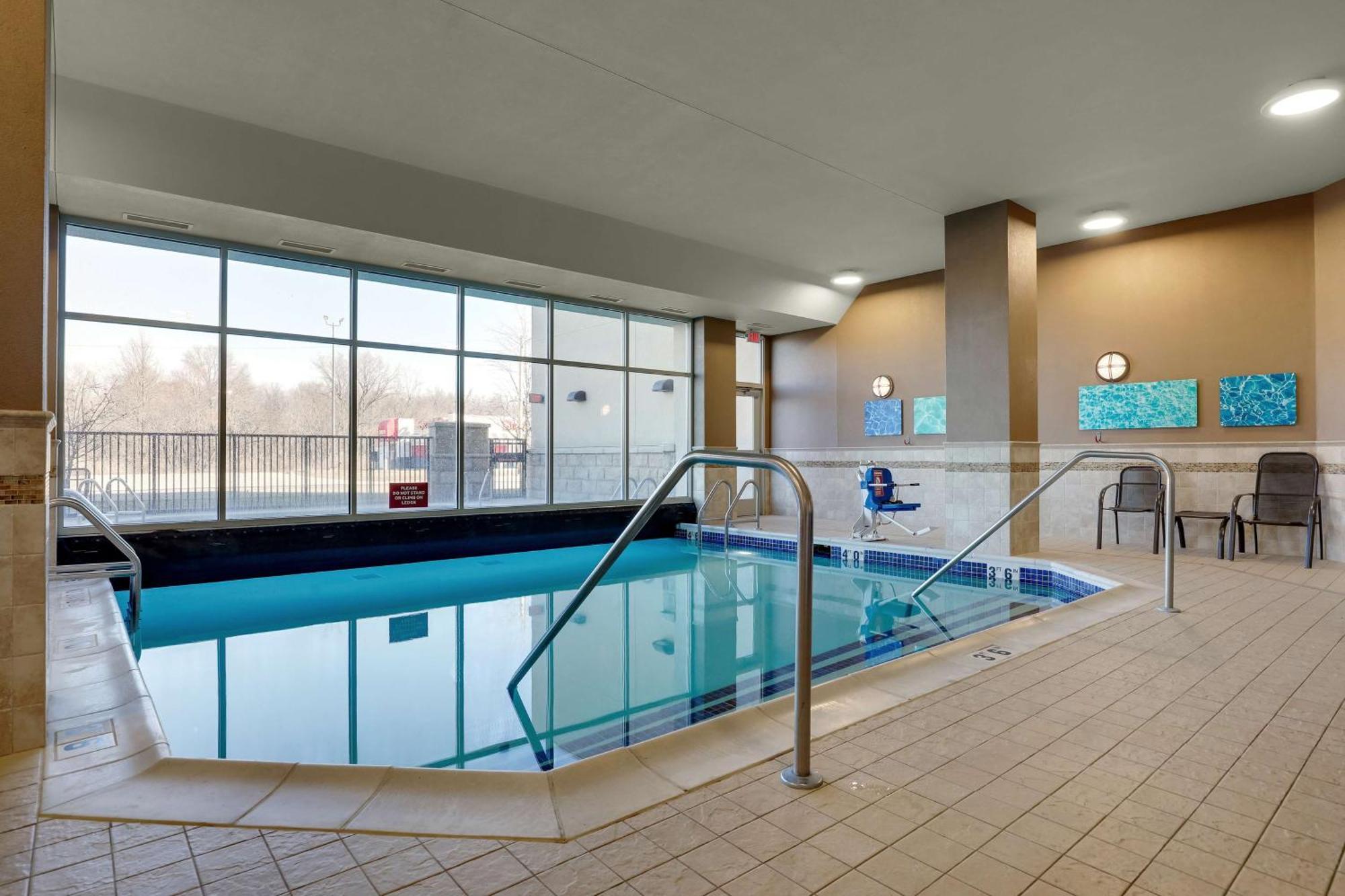 Drury Plaza Hotel Mt Vernon マウント・バーノン エクステリア 写真
