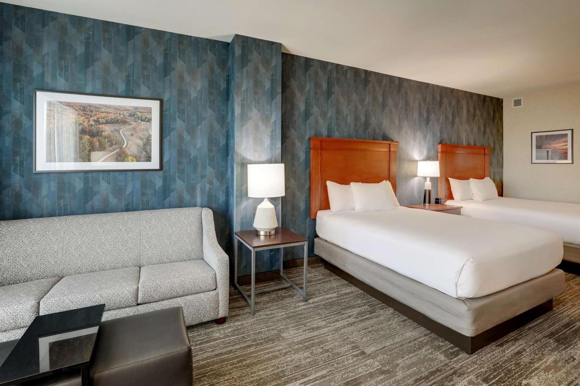 Drury Plaza Hotel Mt Vernon マウント・バーノン エクステリア 写真