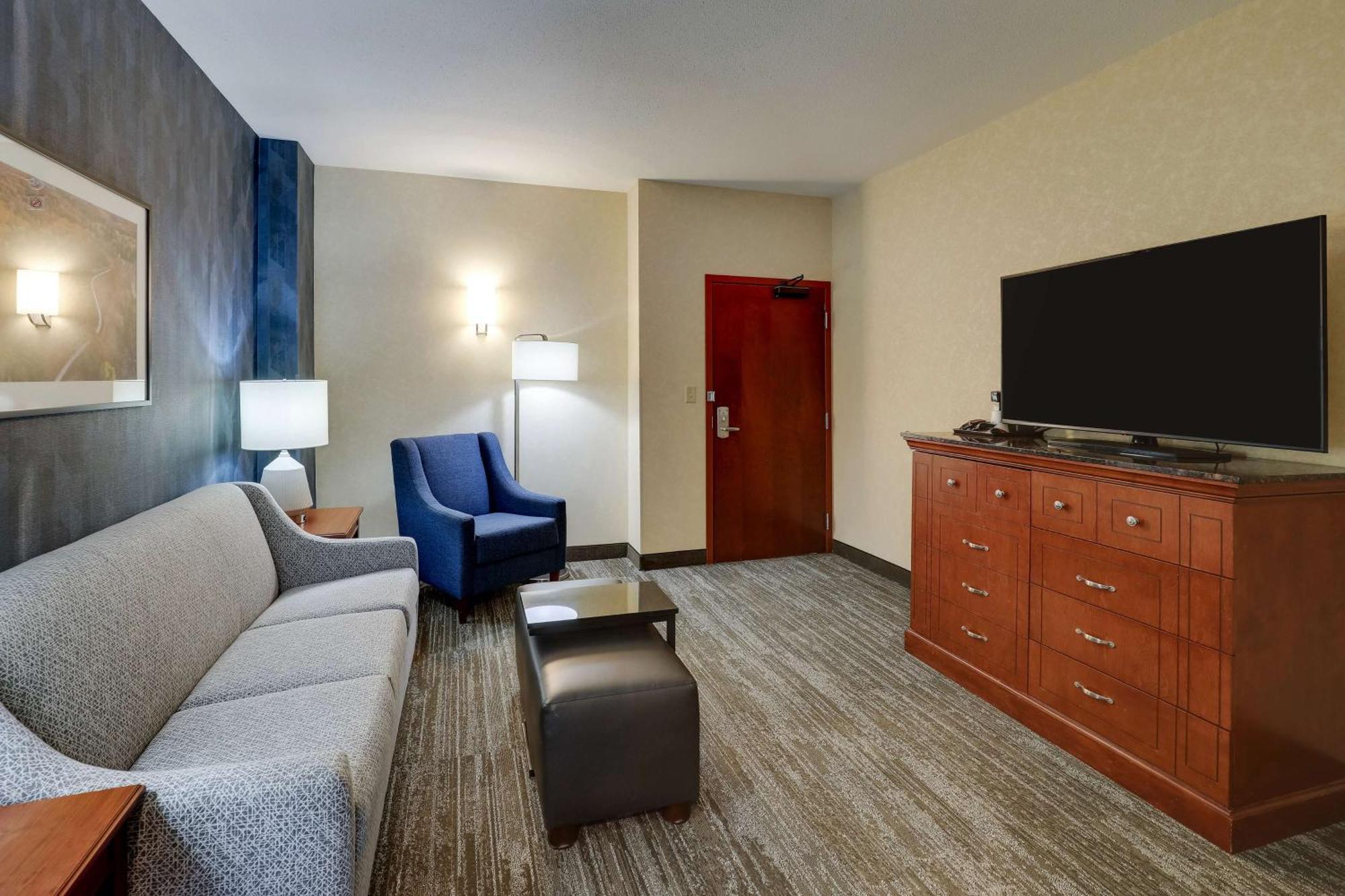 Drury Plaza Hotel Mt Vernon マウント・バーノン エクステリア 写真